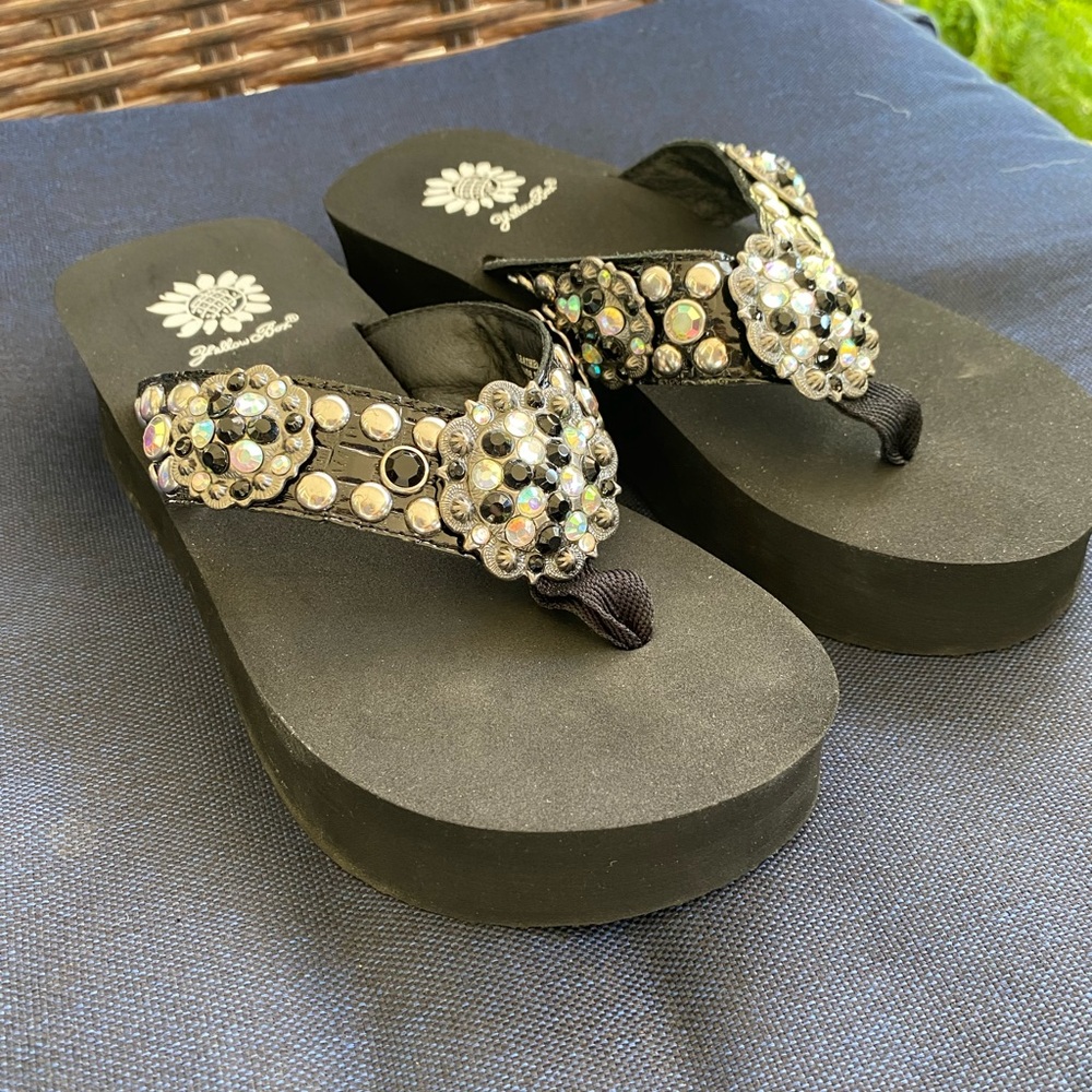 YELLOWBOX Flip-flops